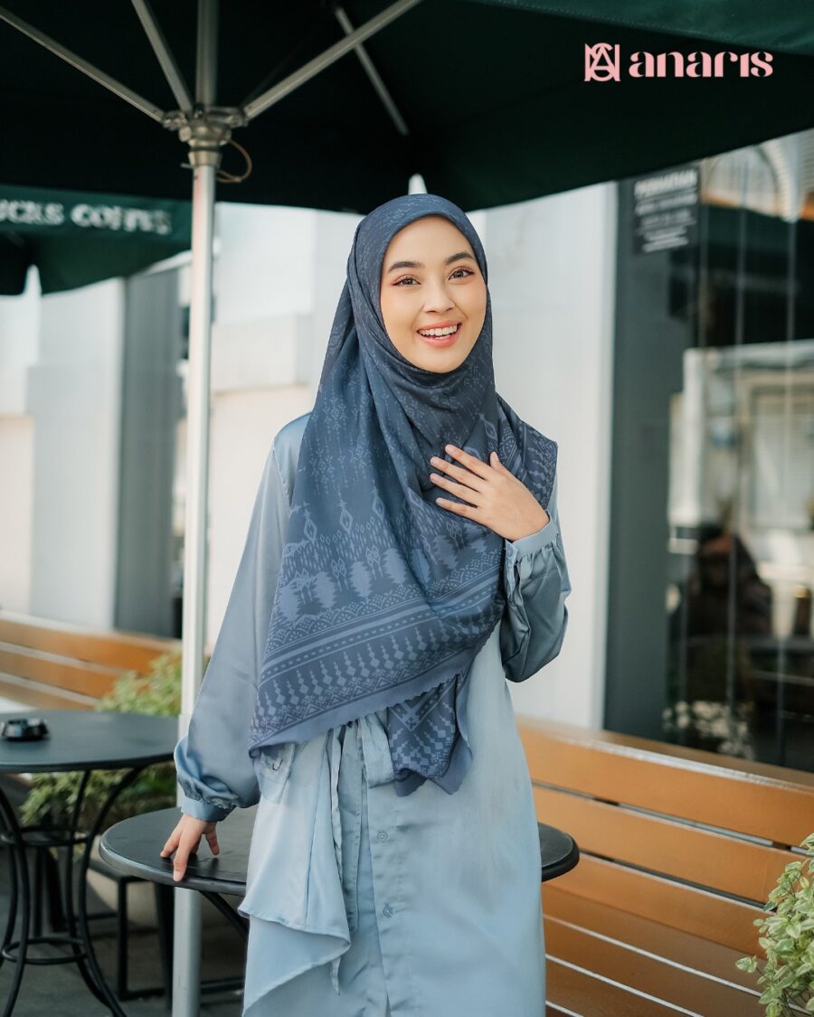 Quinn Series Navy Syar'i