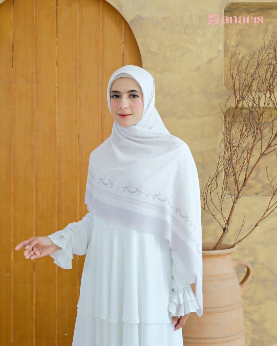 Nadja Series Broken White Syar'i